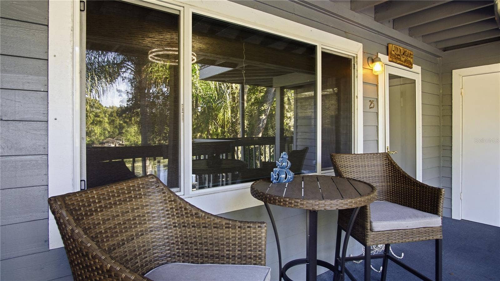 20820 RIVER DRIVE, #B25, Dunnellon, FL 34431 Front sitting area
