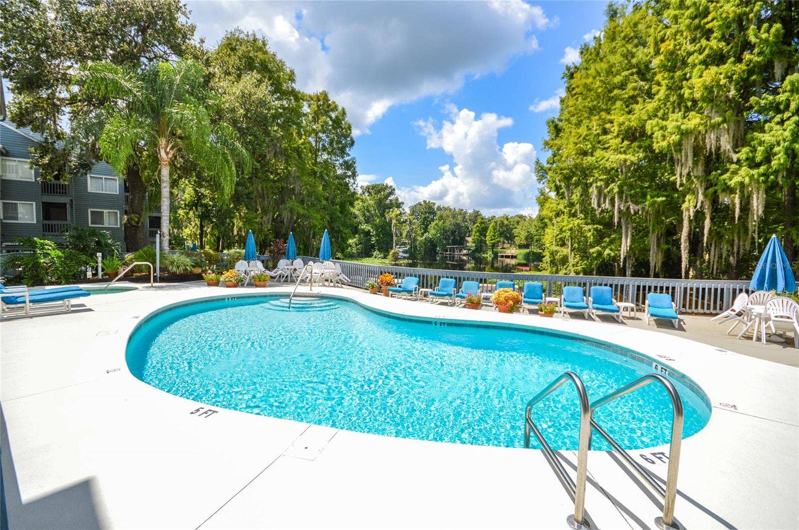 20820 RIVER DRIVE, #B25, Dunnellon, FL 34431 Heated solar pool