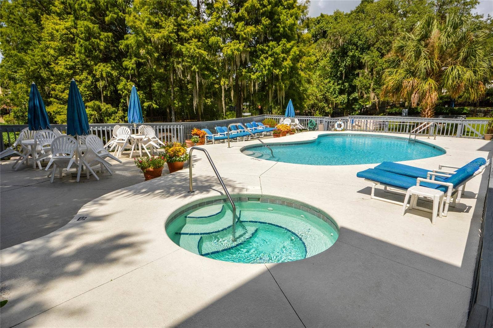 20820 RIVER DRIVE, #B25, Dunnellon, FL 34431 Heated pool/hot tub