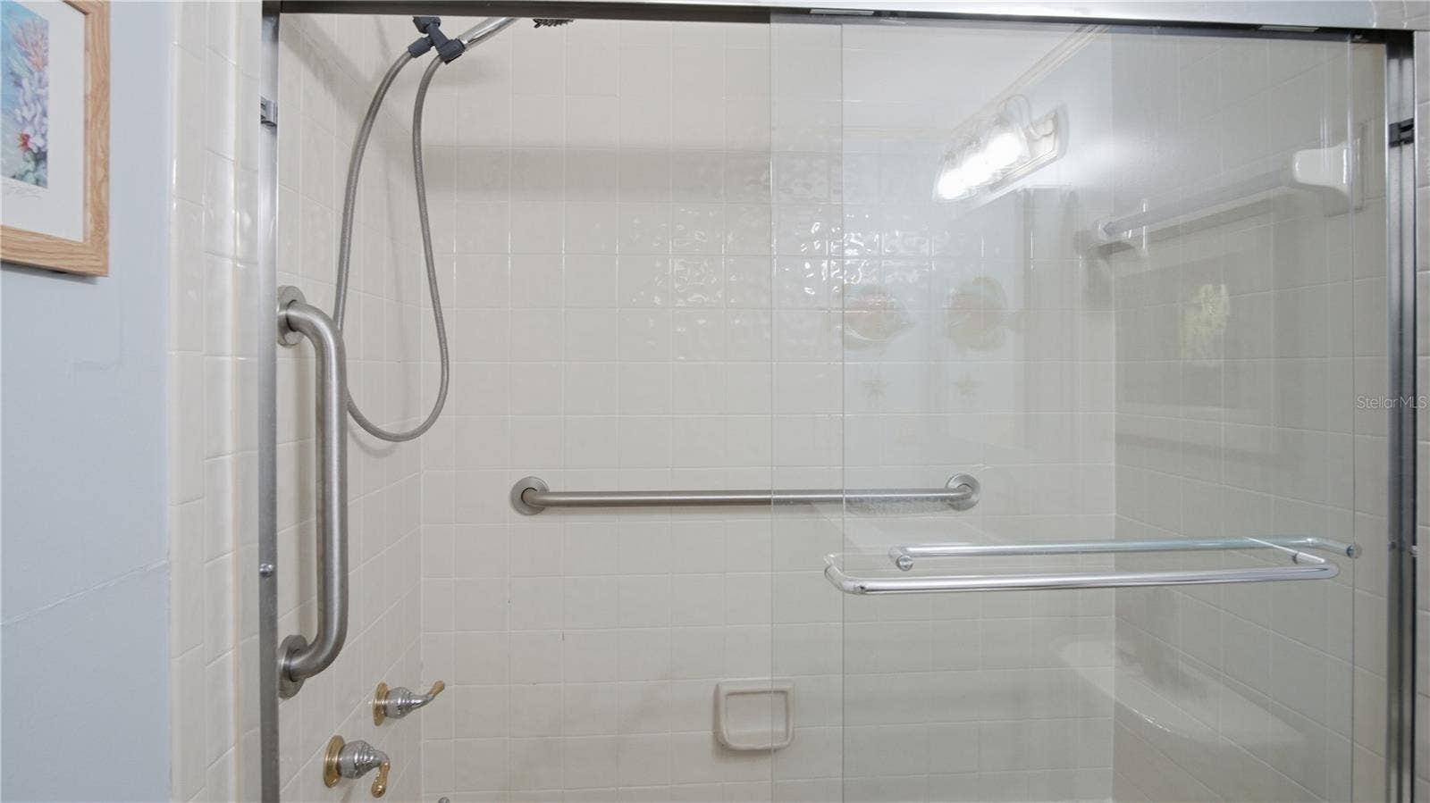 20820 RIVER DRIVE, #B25, Dunnellon, FL 34431 Bathroom shower