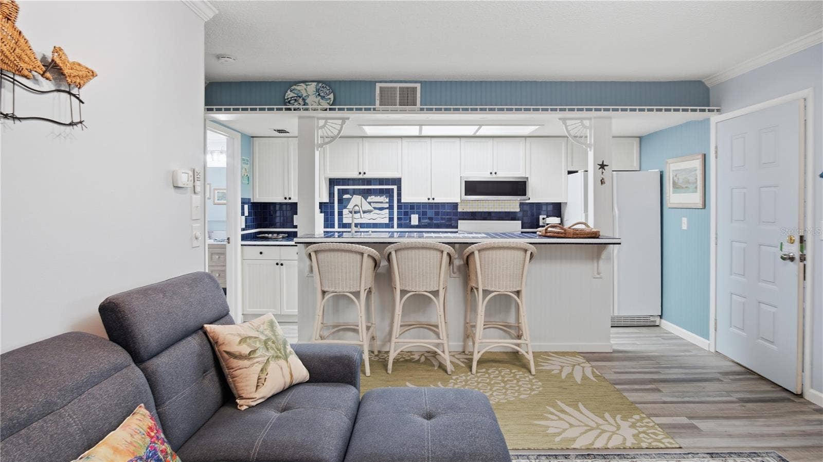 20820 RIVER DRIVE, #B25, Dunnellon, FL 34431 Lokking at Kitchen from living room