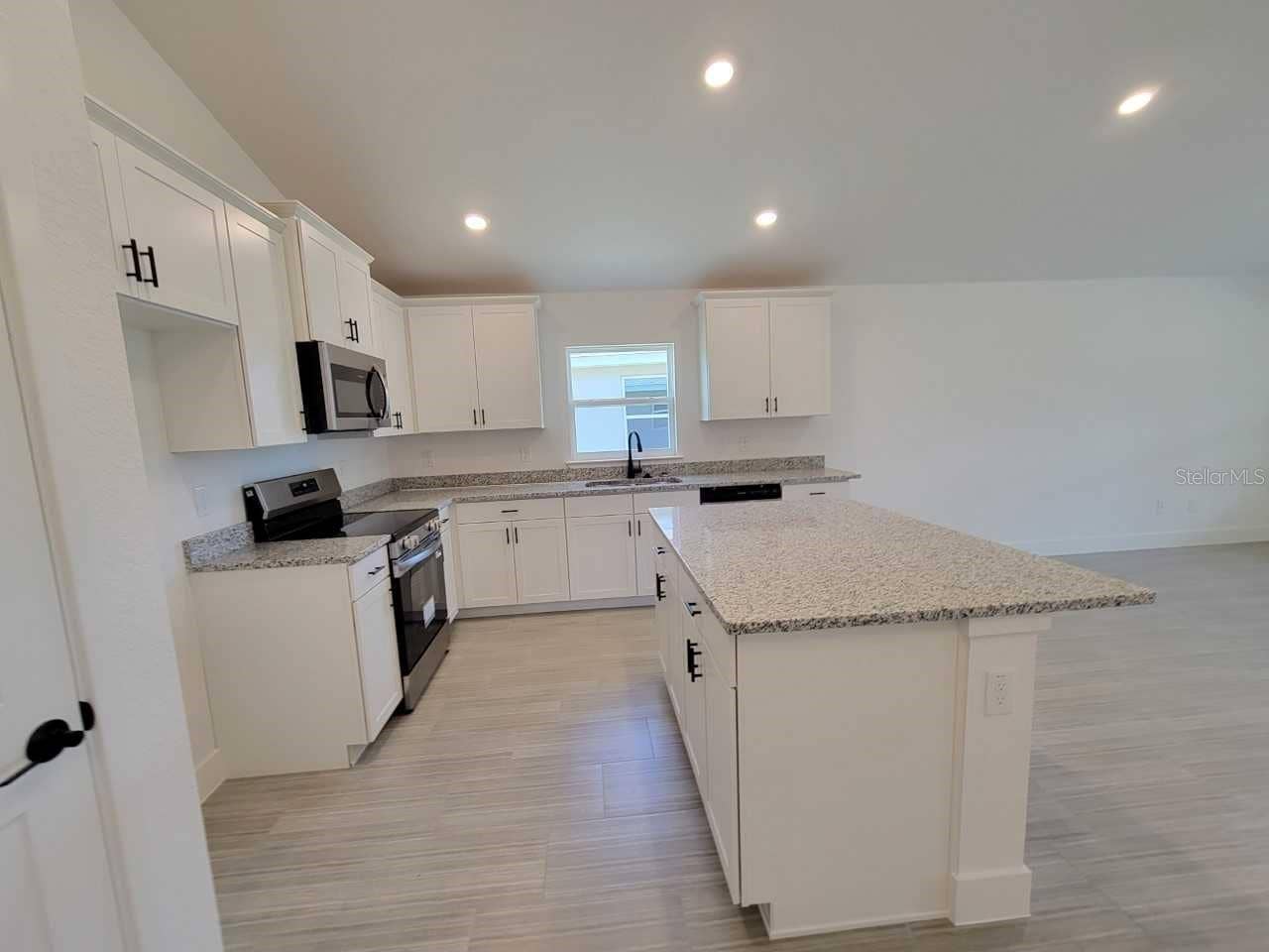 4501 SW 91ST LANE ROAD, Ocala, FL 34476 Picture of similar home for illustrative purposes only! Colors and features will vary!