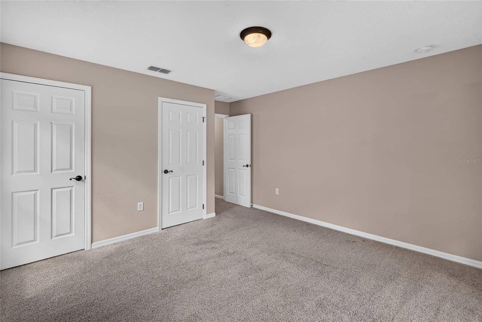 5286 W YEARLING DRIVE, Beverly Hills, FL 34465 Bedroom with 2 Walkin Closets