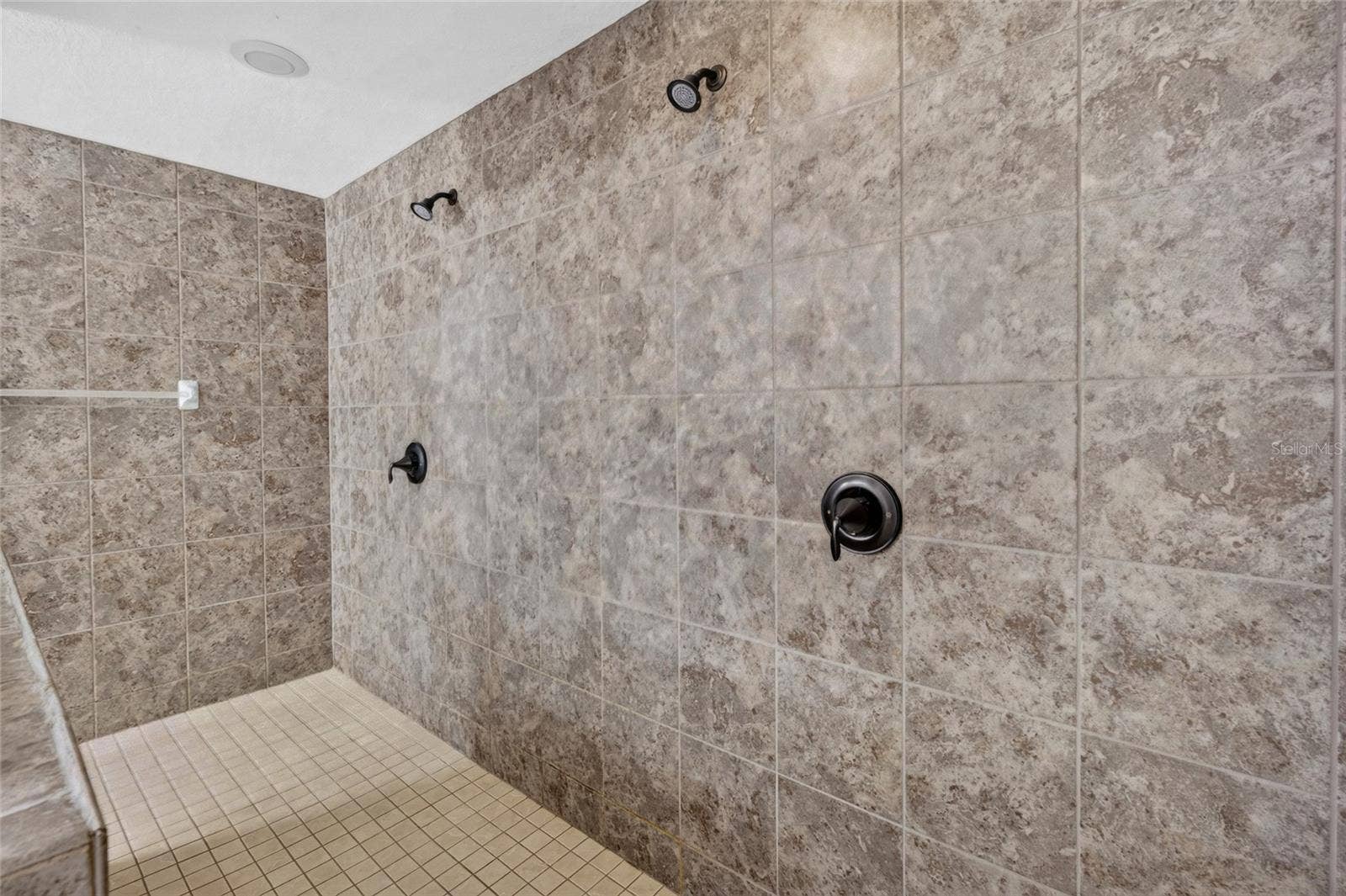 5286 W YEARLING DRIVE, Beverly Hills, FL 34465 Dual Head Shower