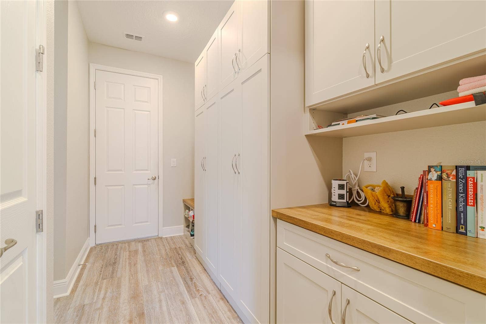 9195 SW 87TH PLACE, Ocala, FL 34481 9195 SW 87TH PLACE, Ocala, FL 34481