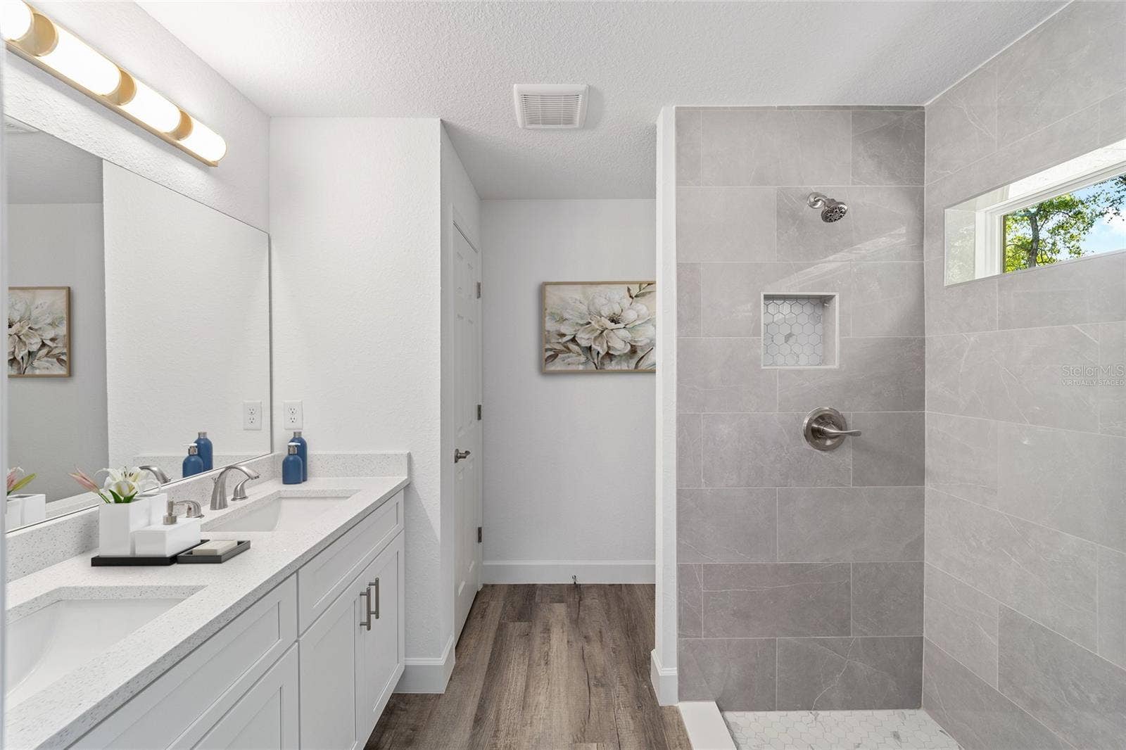 Model Home Primary Bathroom En-Suite Virtually Staged