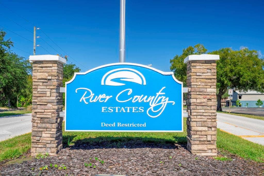 00 RIVER COUNTRY DRIVE, Weeki Wachee, FL 34607