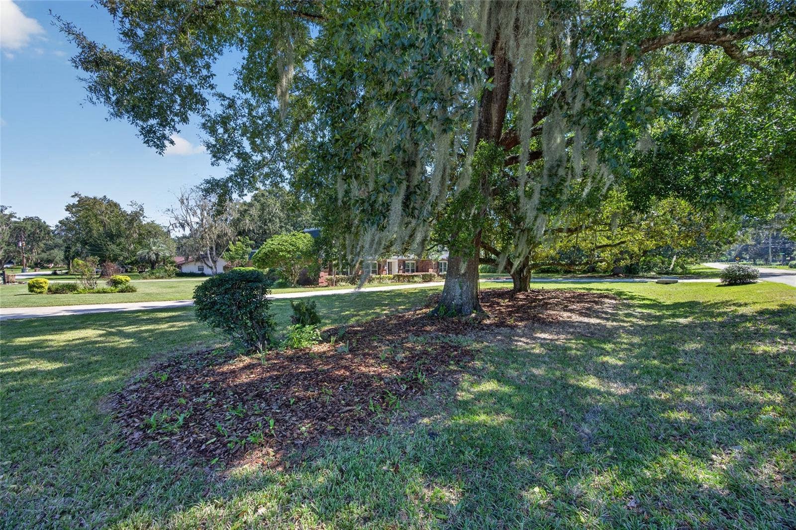 1111 SE 22ND AVENUE, Ocala, FL 34471 1111 SE 22ND AVENUE, Ocala, FL 34471