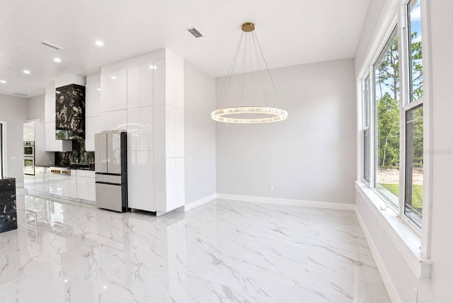 7660 SW 138TH TERRACE, Dunnellon, FL 34432 Great room/dinning room