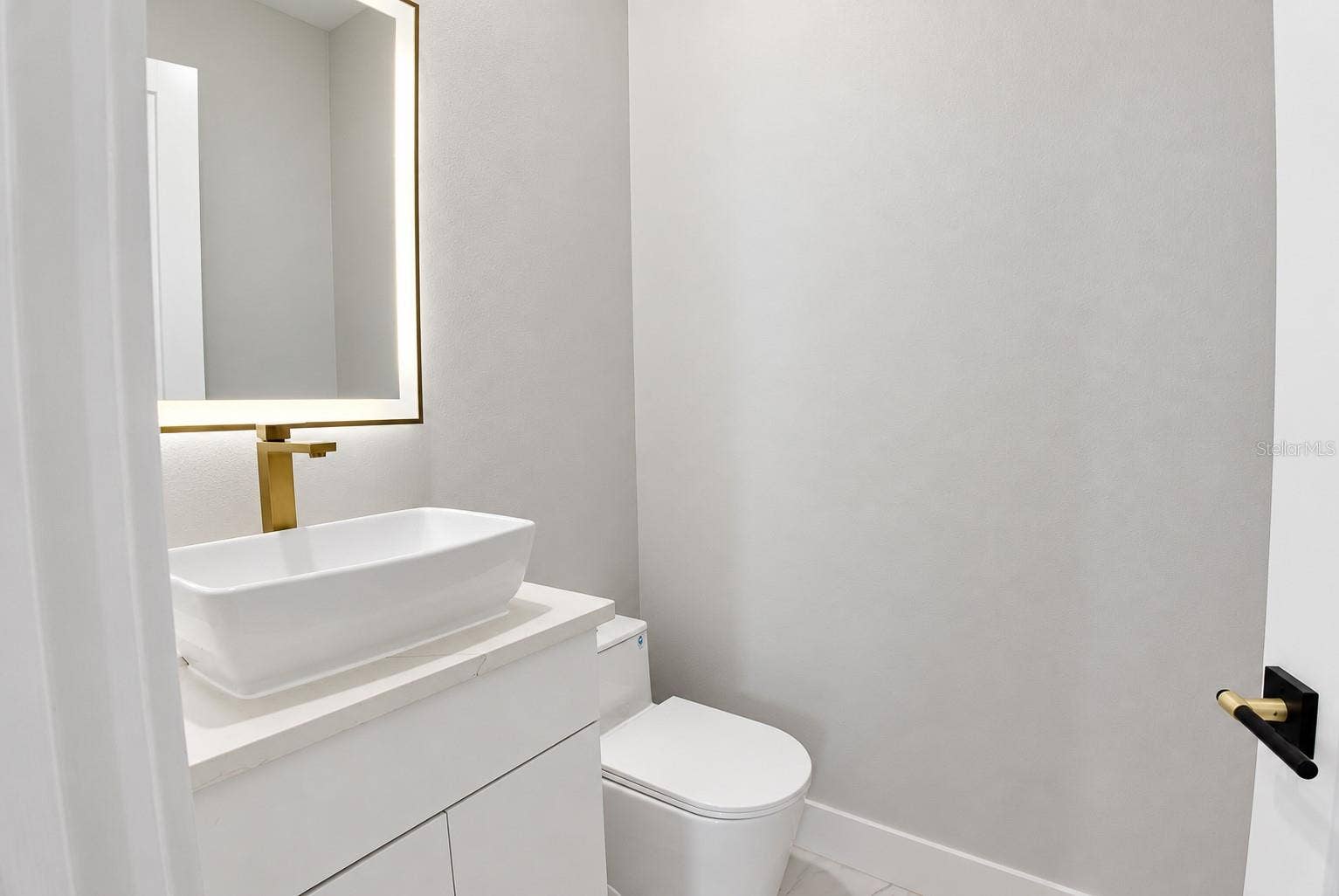7660 SW 138TH TERRACE, Dunnellon, FL 34432 Half Bathroom