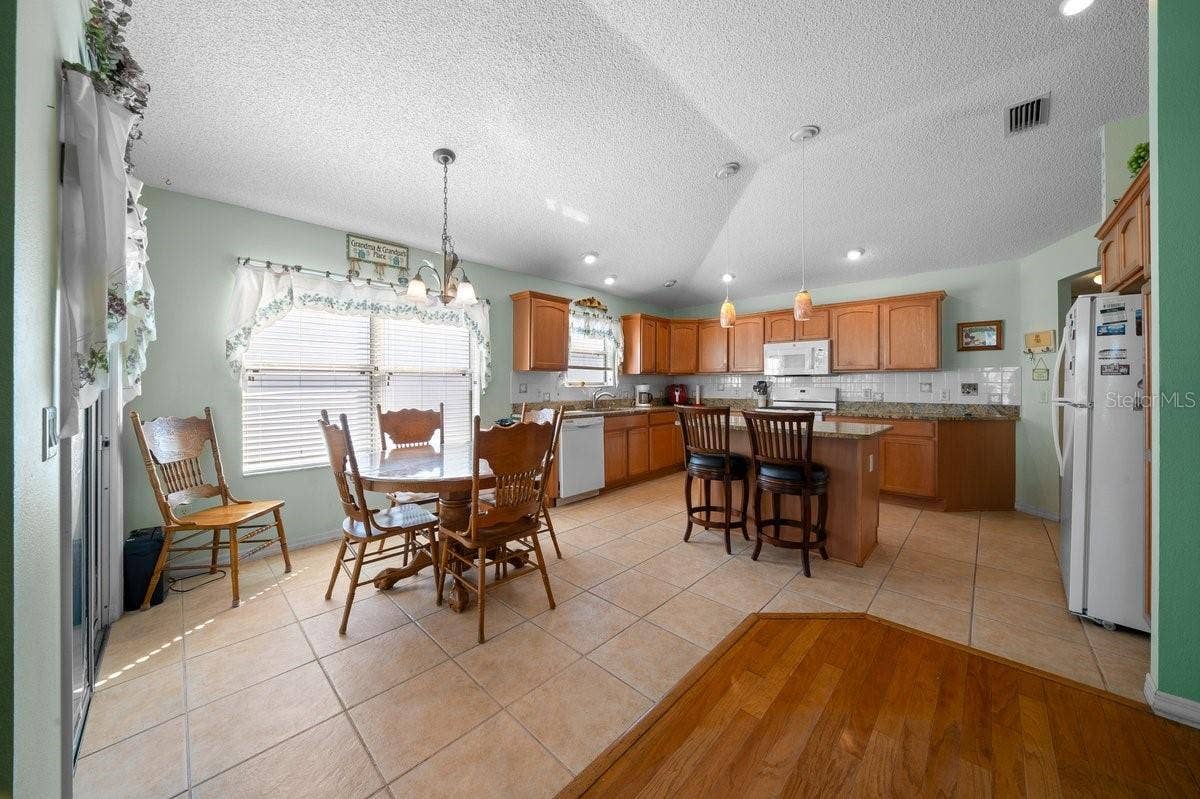 2095 JASPER WAY, The Villages, FL 32162