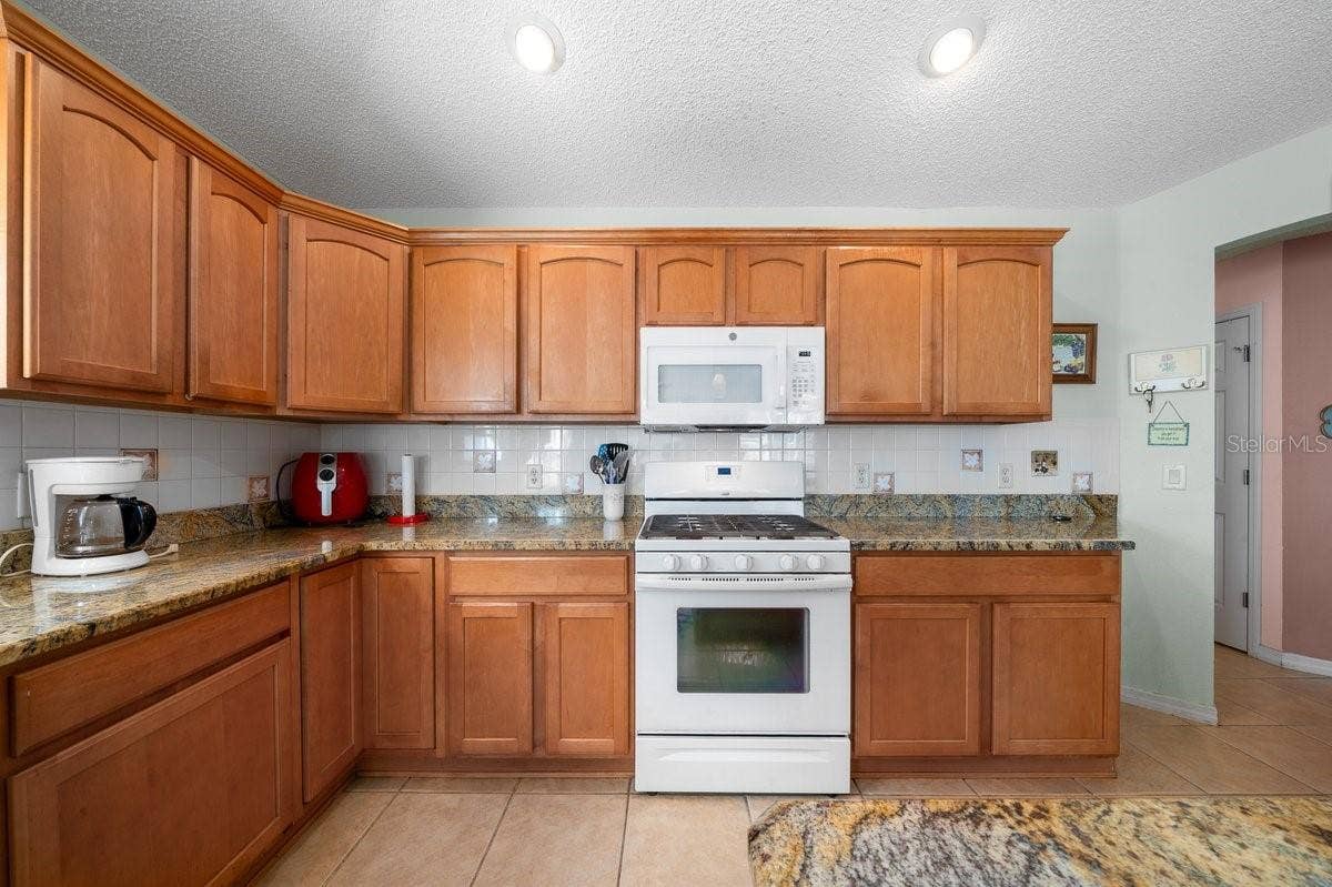 2095 JASPER WAY, The Villages, FL 32162