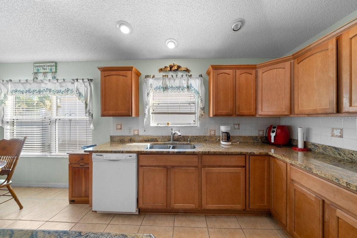 2095 JASPER WAY, The Villages, FL 32162