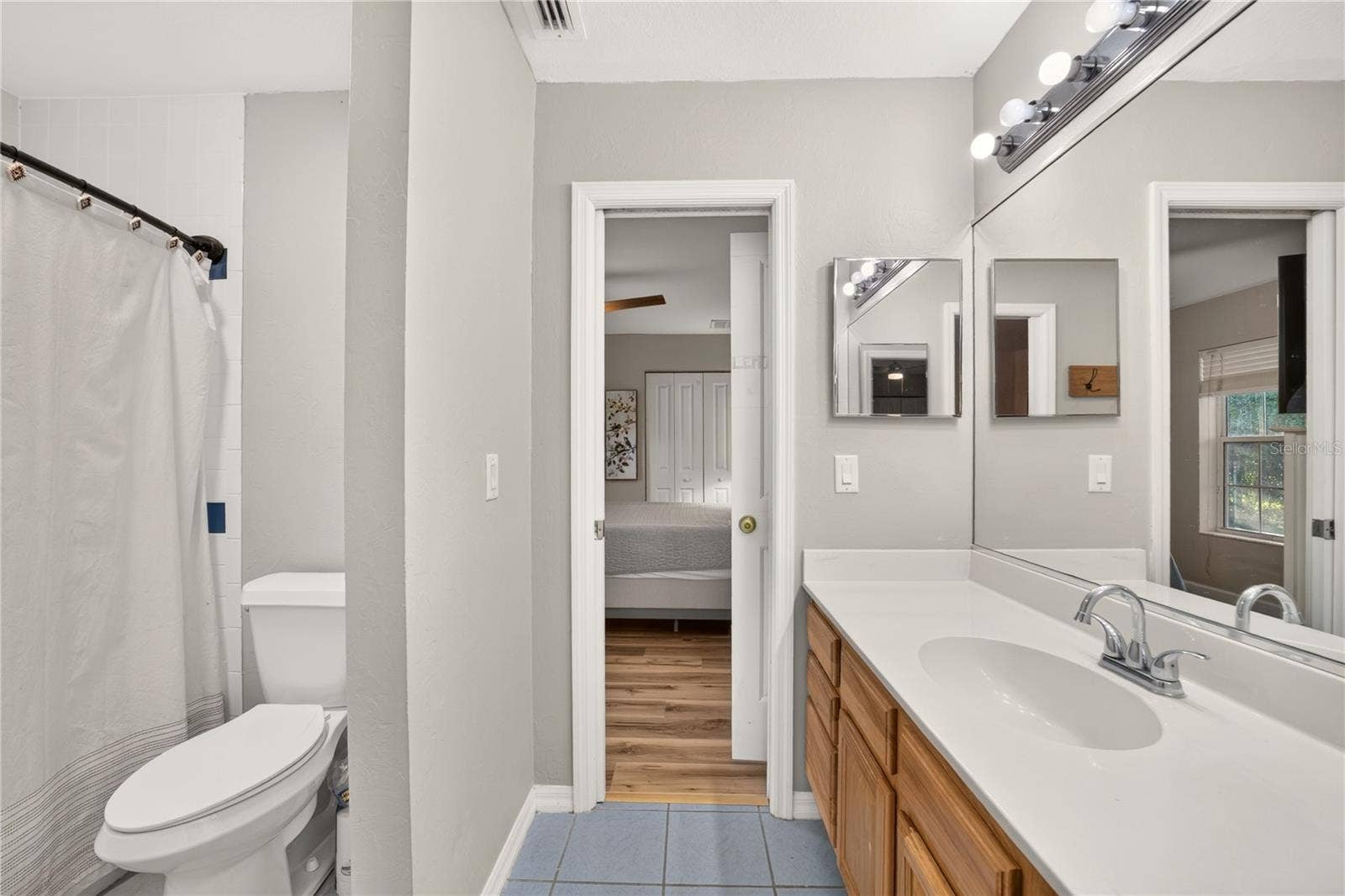 6410 NE 25TH AVENUE, Ocala, FL 34479 Guest Bathroom 2