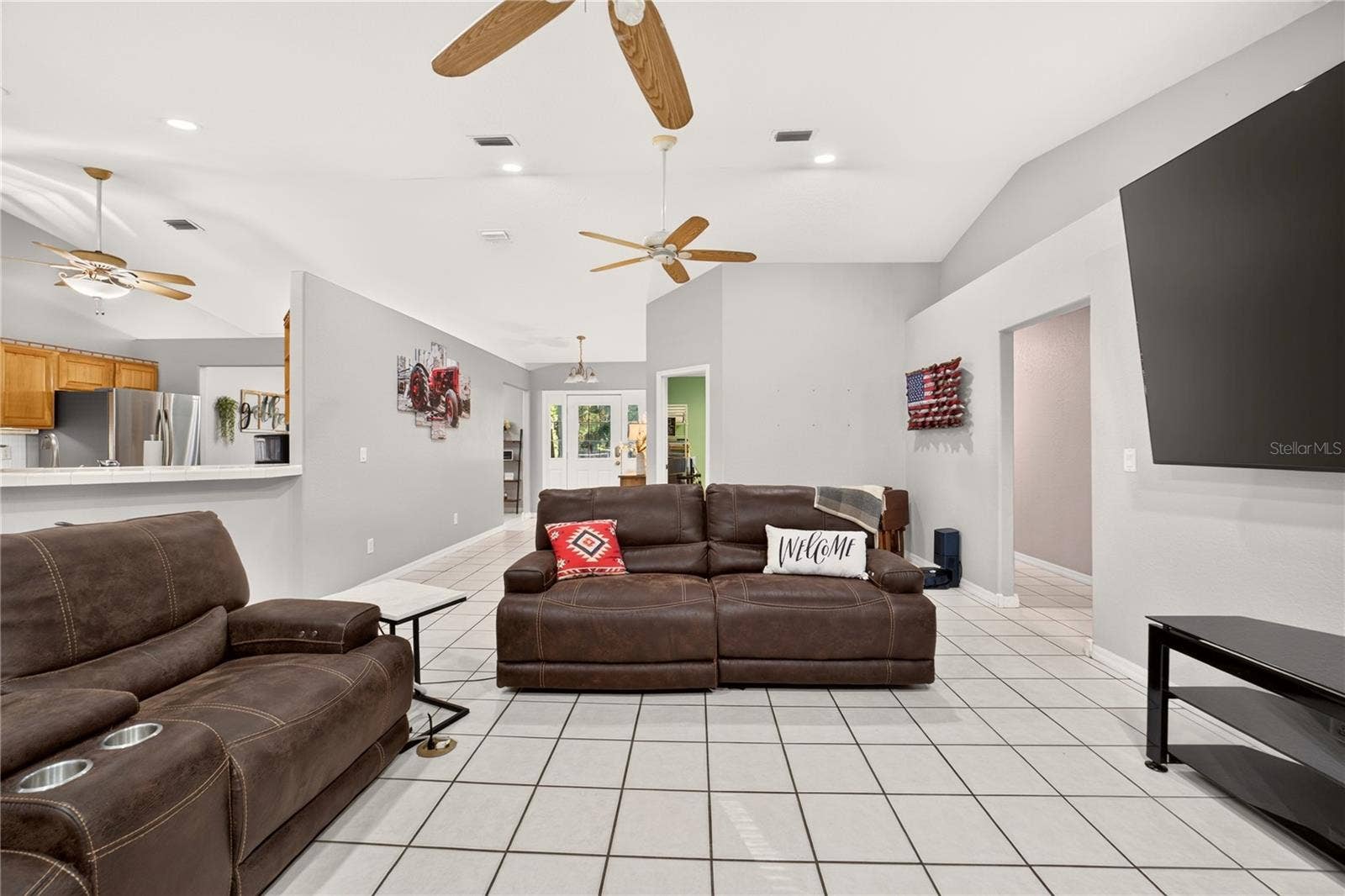 6410 NE 25TH AVENUE, Ocala, FL 34479 Living Room