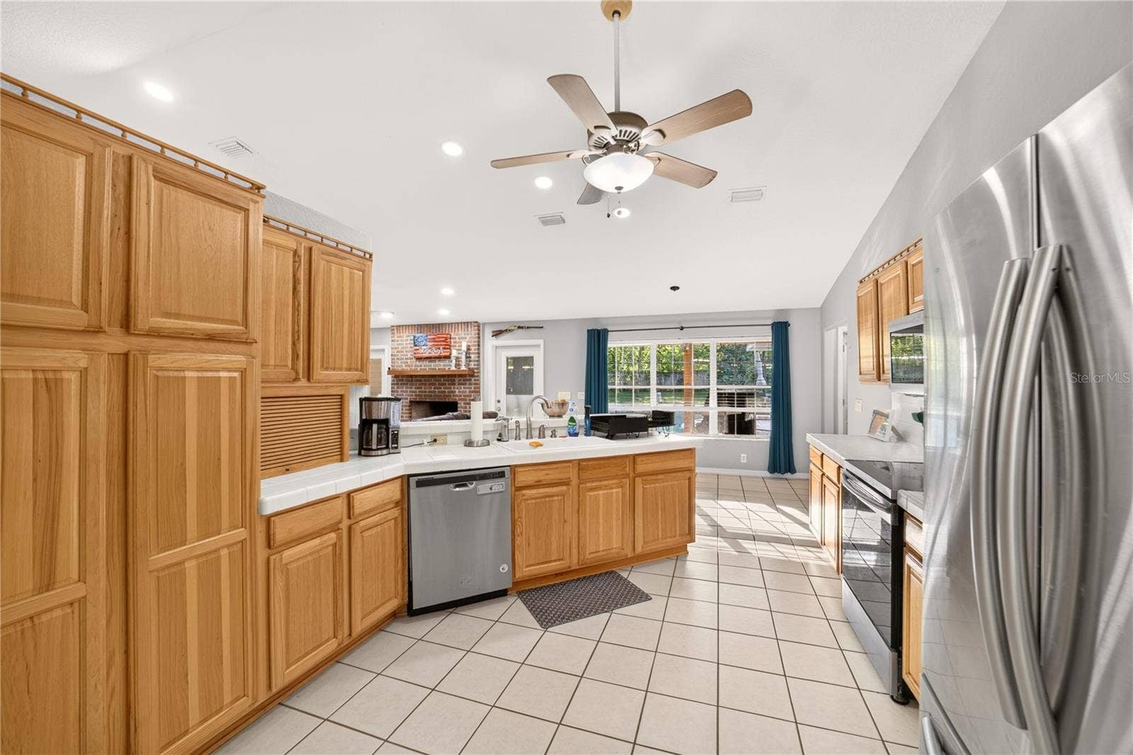 6410 NE 25TH AVENUE, Ocala, FL 34479 Kitchen