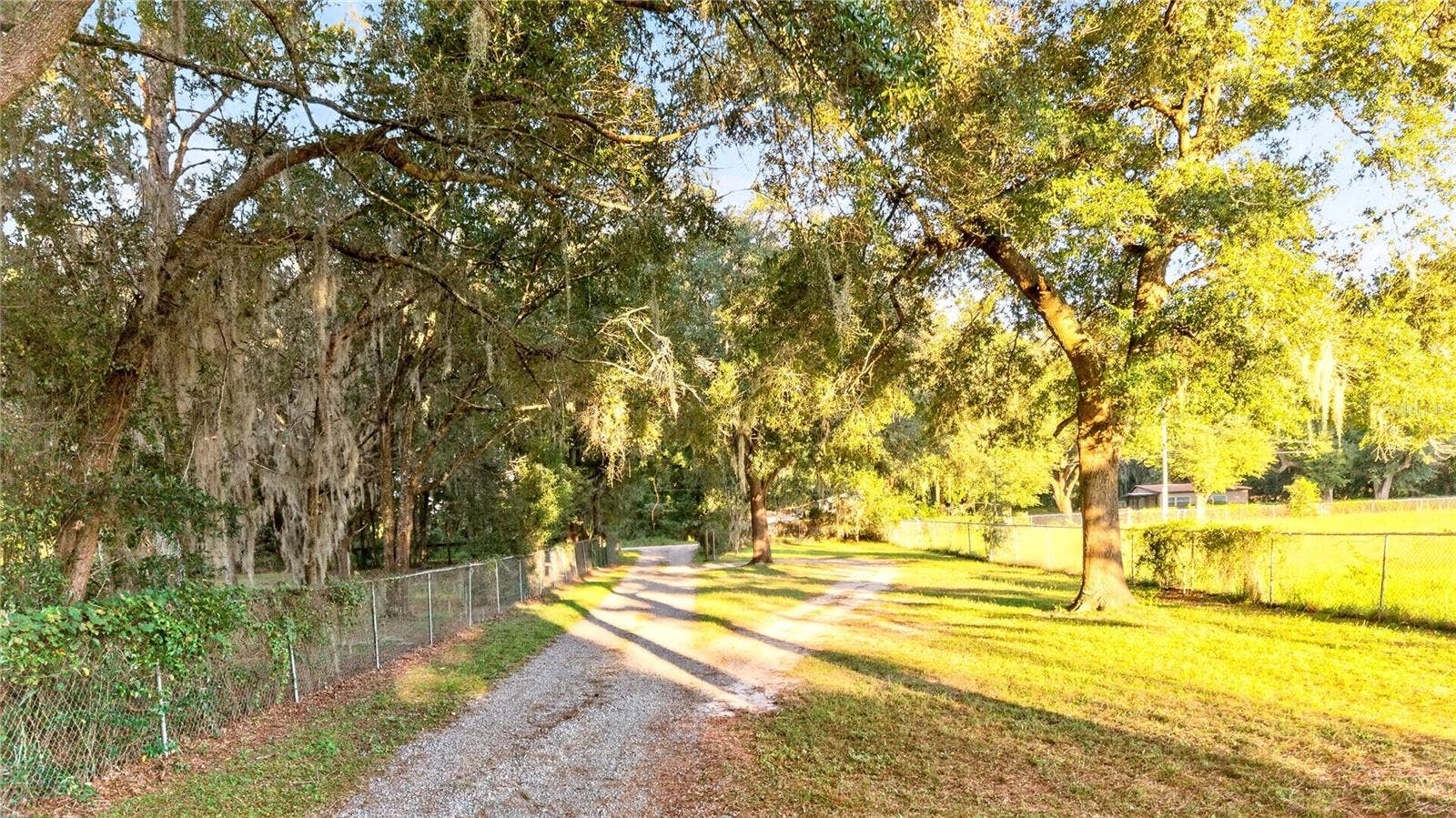 6410 NE 25TH AVENUE, Ocala, FL 34479 Driveway to Property