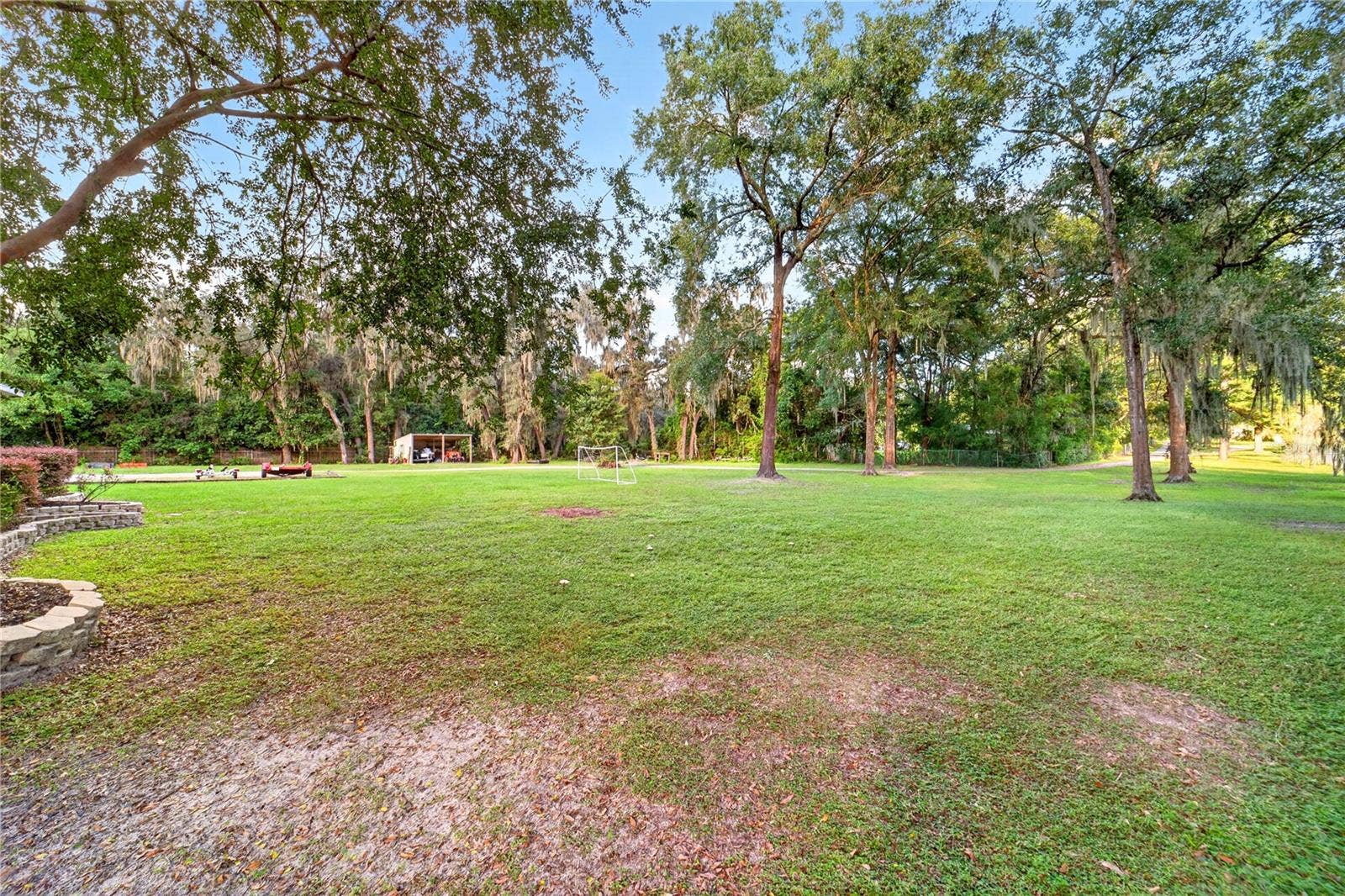 6410 NE 25TH AVENUE, Ocala, FL 34479 Side Yard