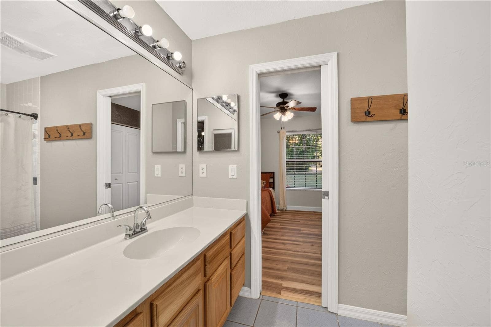 6410 NE 25TH AVENUE, Ocala, FL 34479 Guest Bathroom 2