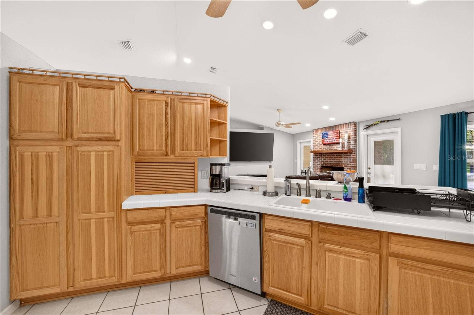 6410 NE 25TH AVENUE, Ocala, FL 34479 Kitchen
