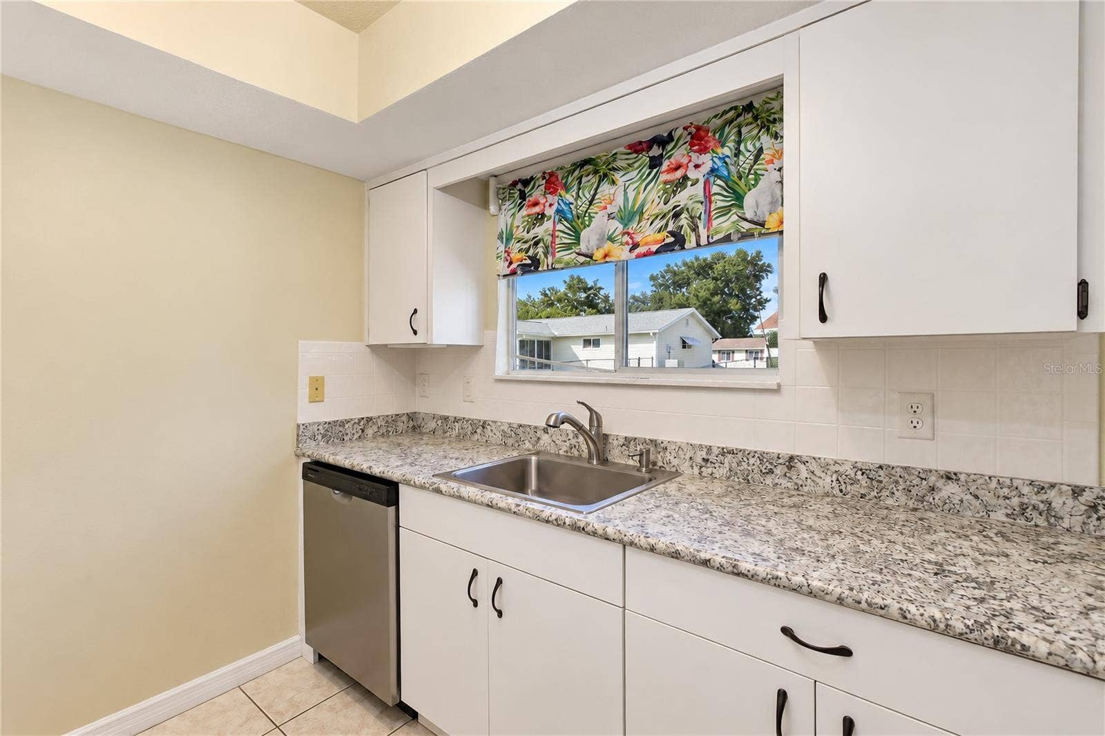 8169 SW 108TH LANE ROAD, Ocala, FL 34481 Newer dishwasher and lower soft close cabinetry & counter tops.