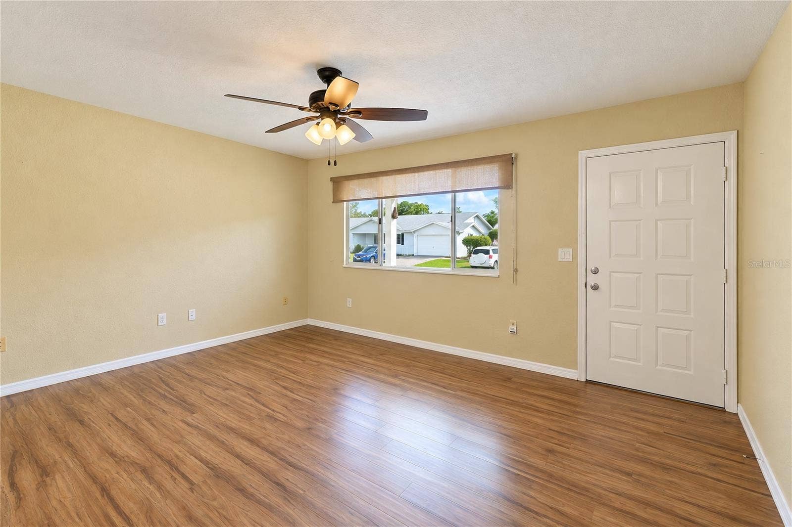 8169 SW 108TH LANE ROAD, Ocala, FL 34481 Inviting Living Room