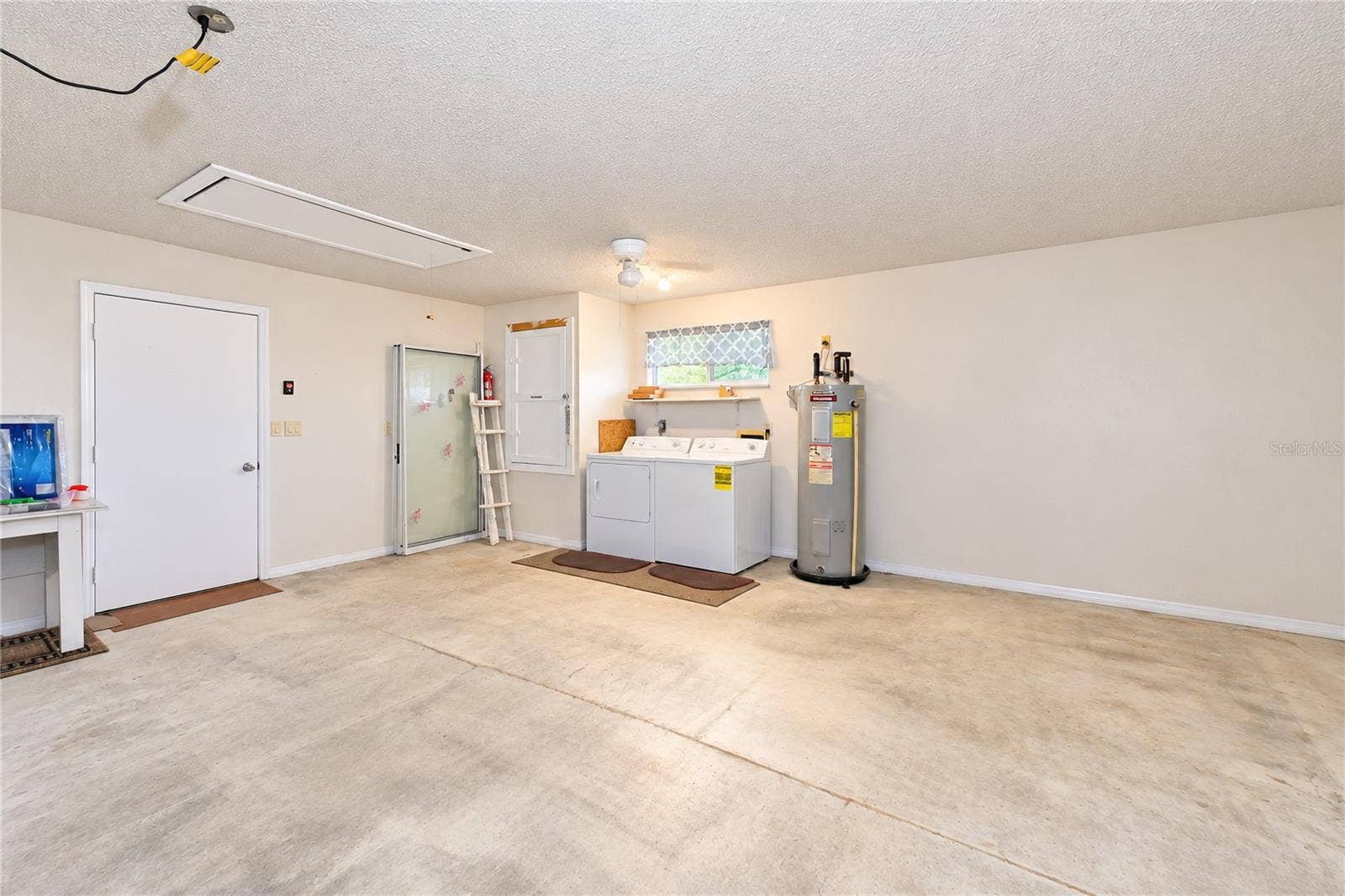 8169 SW 108TH LANE ROAD, Ocala, FL 34481 Complete with All appliances, even washer & dryer