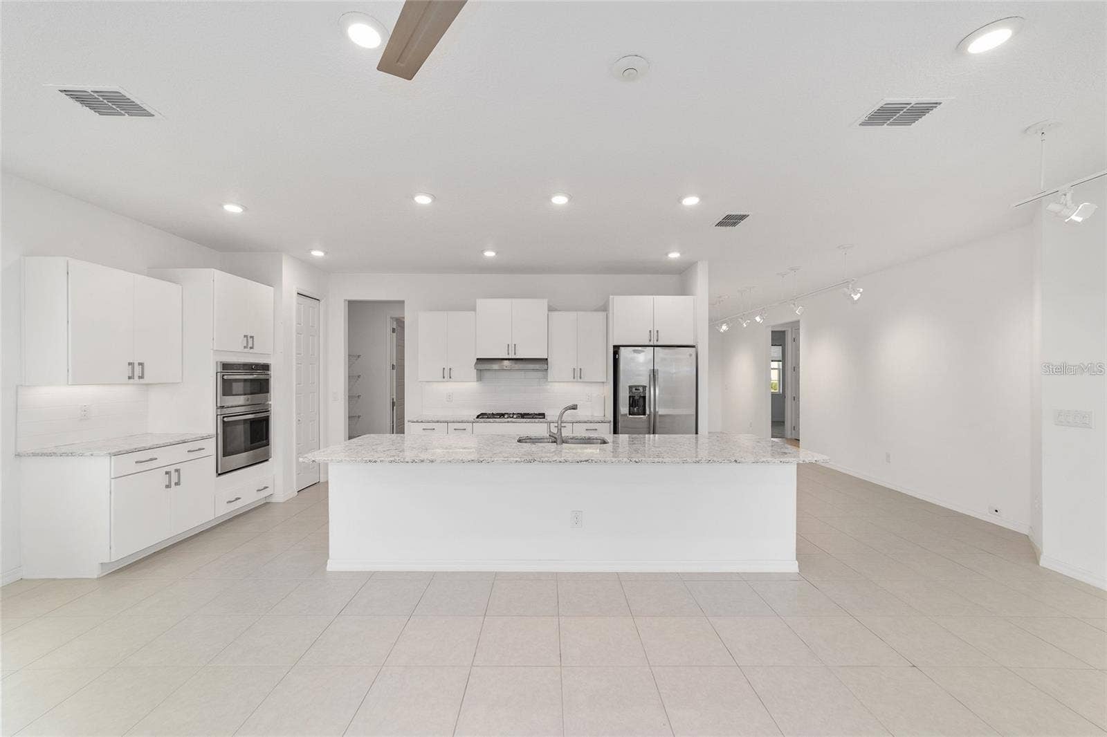 9979 SW 88TH LOOP, Ocala, FL 34481 Kitchen #5