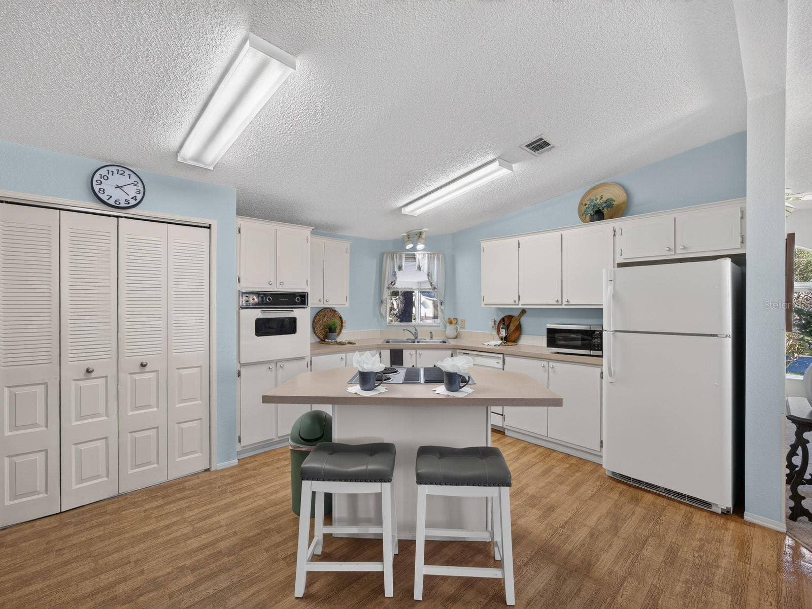 660 RAINBOW BOULEVARD, The Villages, FL 32159 660 RAINBOW BOULEVARD, The Villages, FL 32159