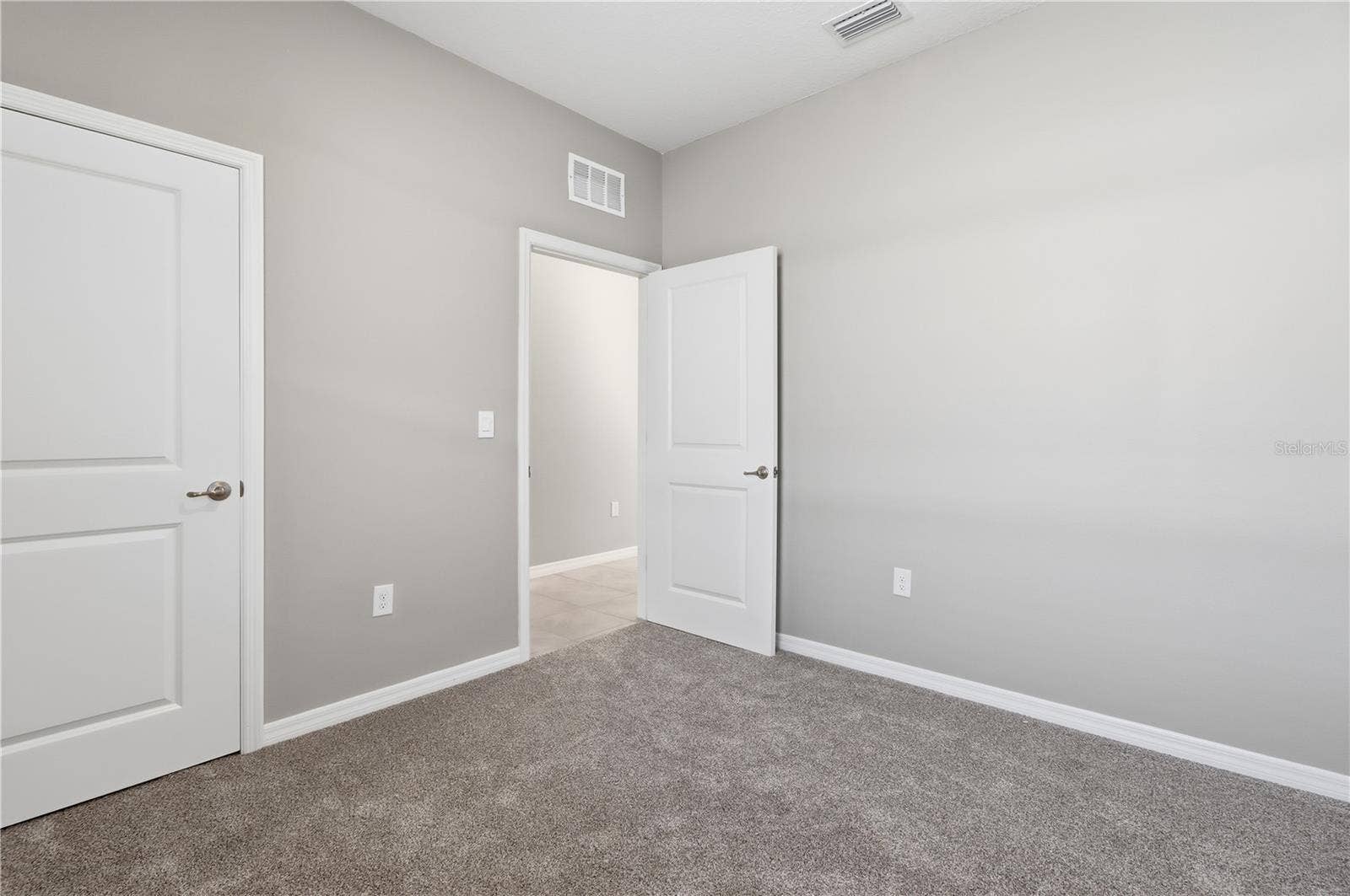 5541 NW 40TH LOOP, Ocala, FL 34482 5541 NW 40TH LOOP, Ocala, FL 34482