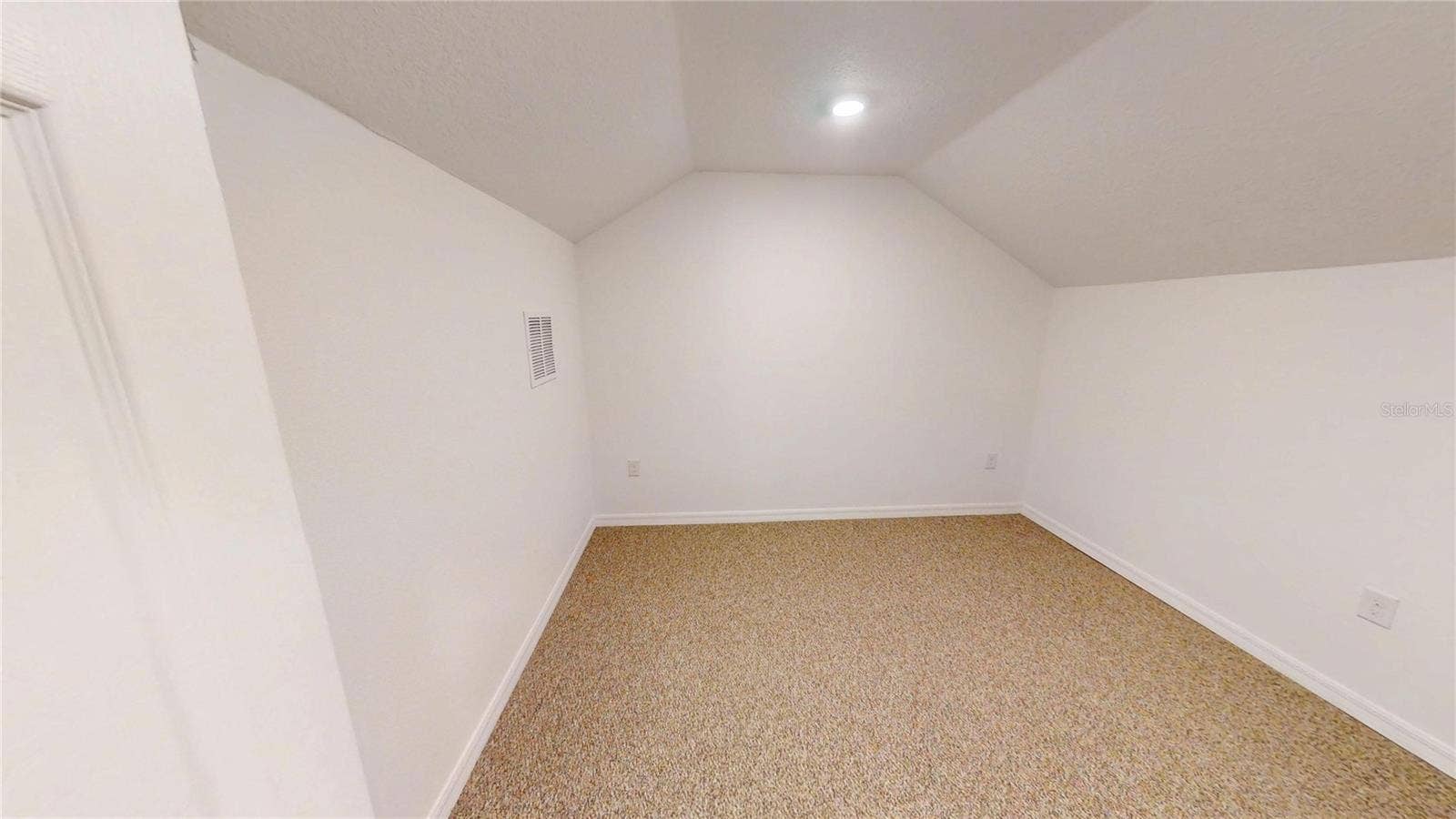 9818 SW 99TH LOOP, Ocala, FL 34481 BONUS ROOM UNDER AIR