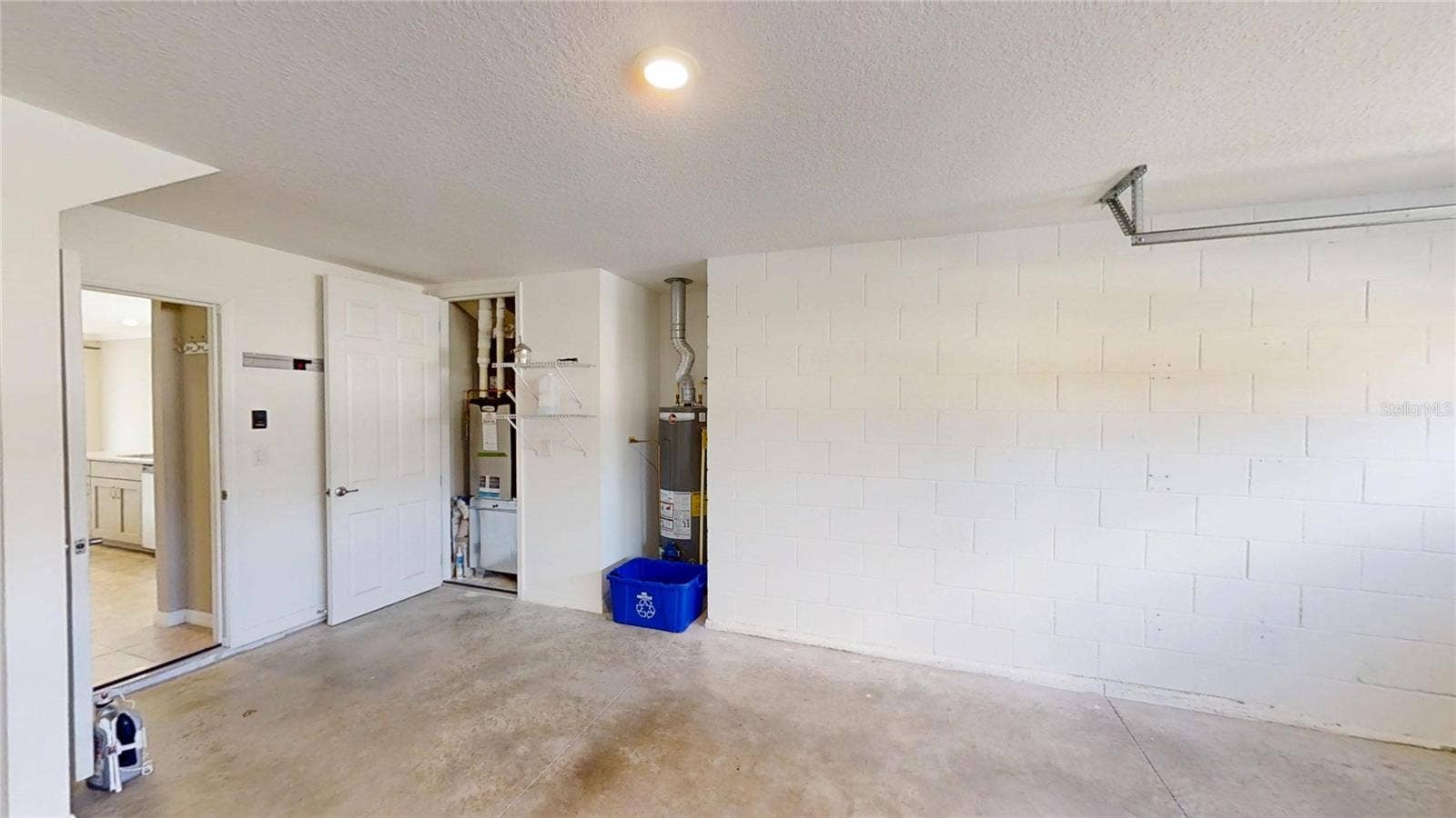 9818 SW 99TH LOOP, Ocala, FL 34481 GARAGE