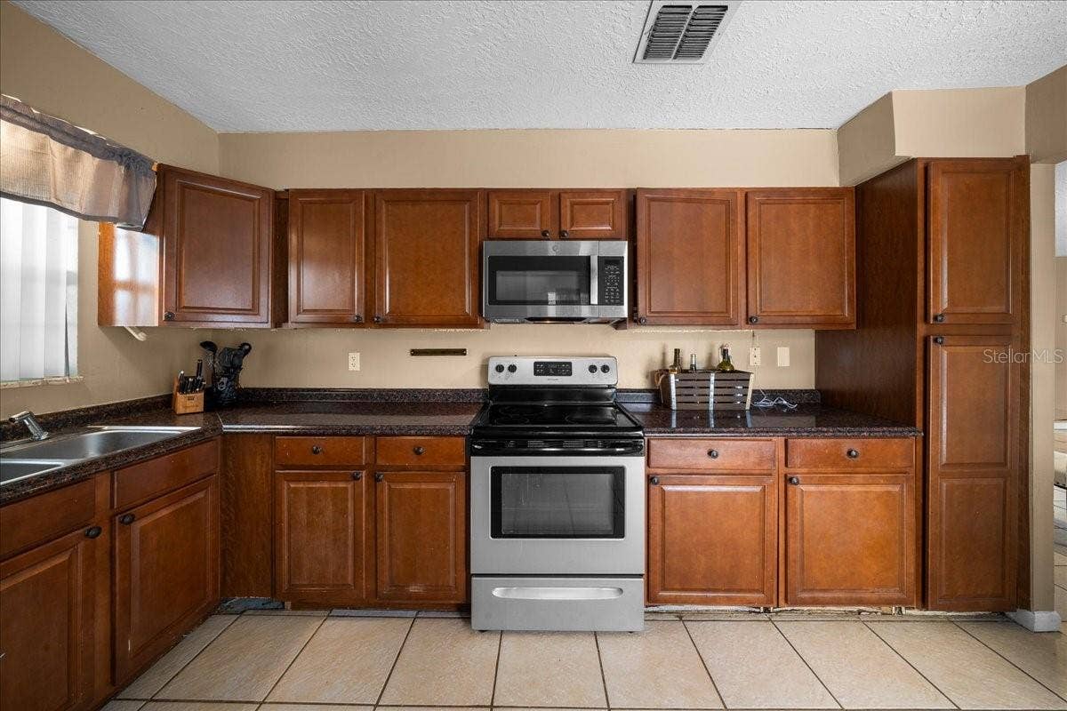 1335 SE 18TH STREET, Ocala, FL 34471 1335 SE 18TH STREET, Ocala, FL 34471