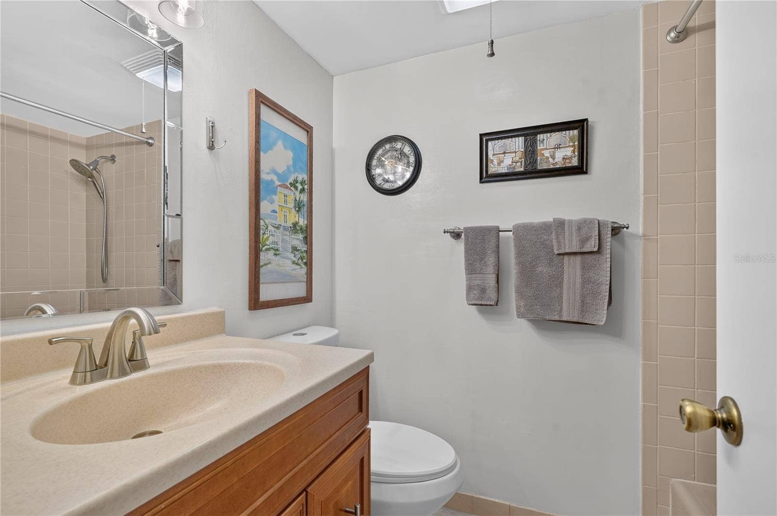688 MIDWAY DRIVE, #B, Ocala, FL 34472 688 MIDWAY DRIVE, #B, Ocala, FL 34472