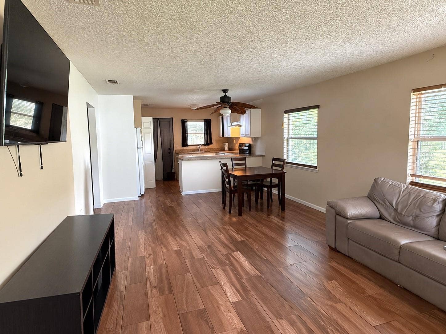 940/942 NE 20TH STREET, Ocala, FL 34470 940 living room