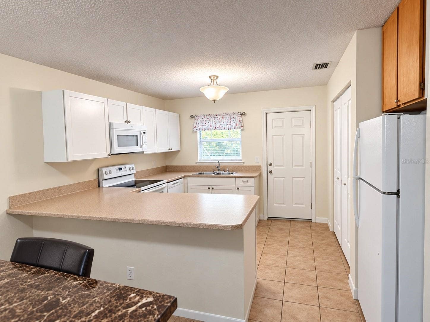 940/942 NE 20TH STREET, Ocala, FL 34470 942 kitchen
