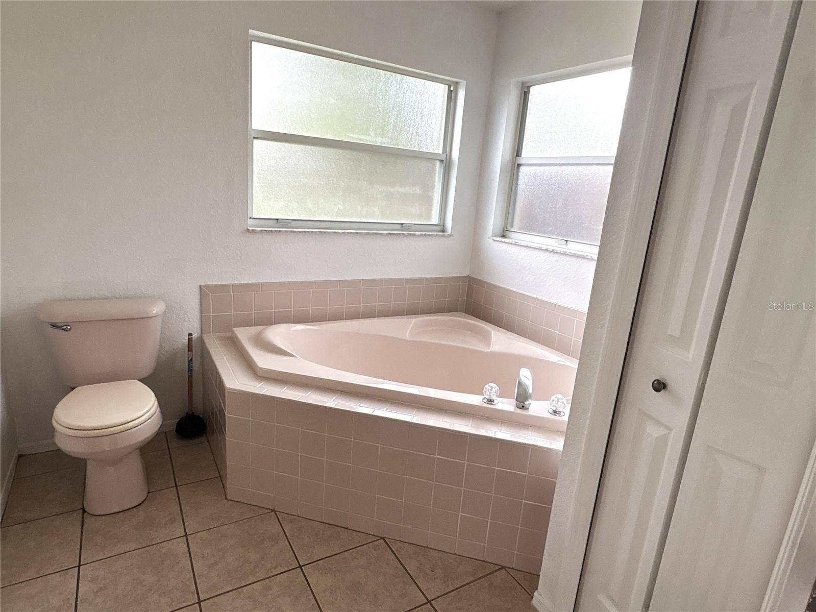 8919 N MENDOZA WAY, Citrus Springs, FL 34434 garden tub