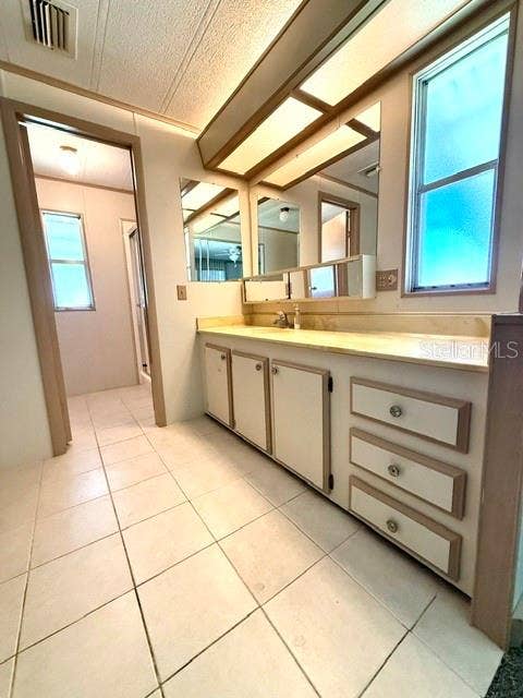 1837 COCO PLUM STREET NE, Palm Bay, FL 32905 Primary bathroom vanity