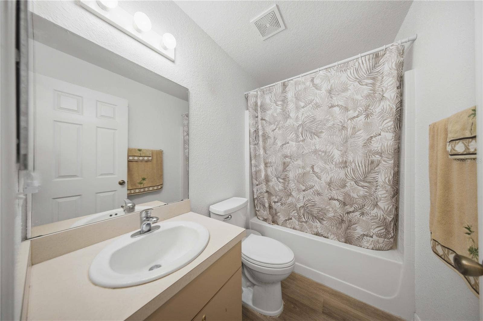 8 OAK RUN COURT, Ocala, FL 34472 8 OAK RUN COURT, Ocala, FL 34472