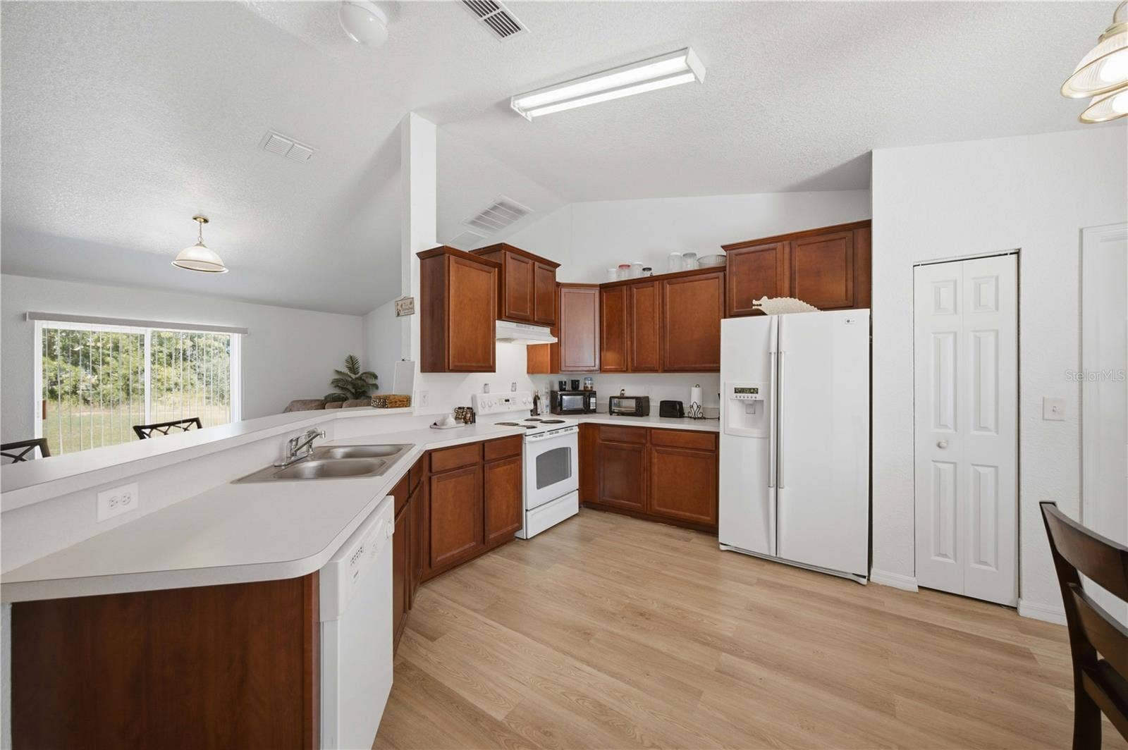 8 OAK RUN COURT, Ocala, FL 34472 8 OAK RUN COURT, Ocala, FL 34472