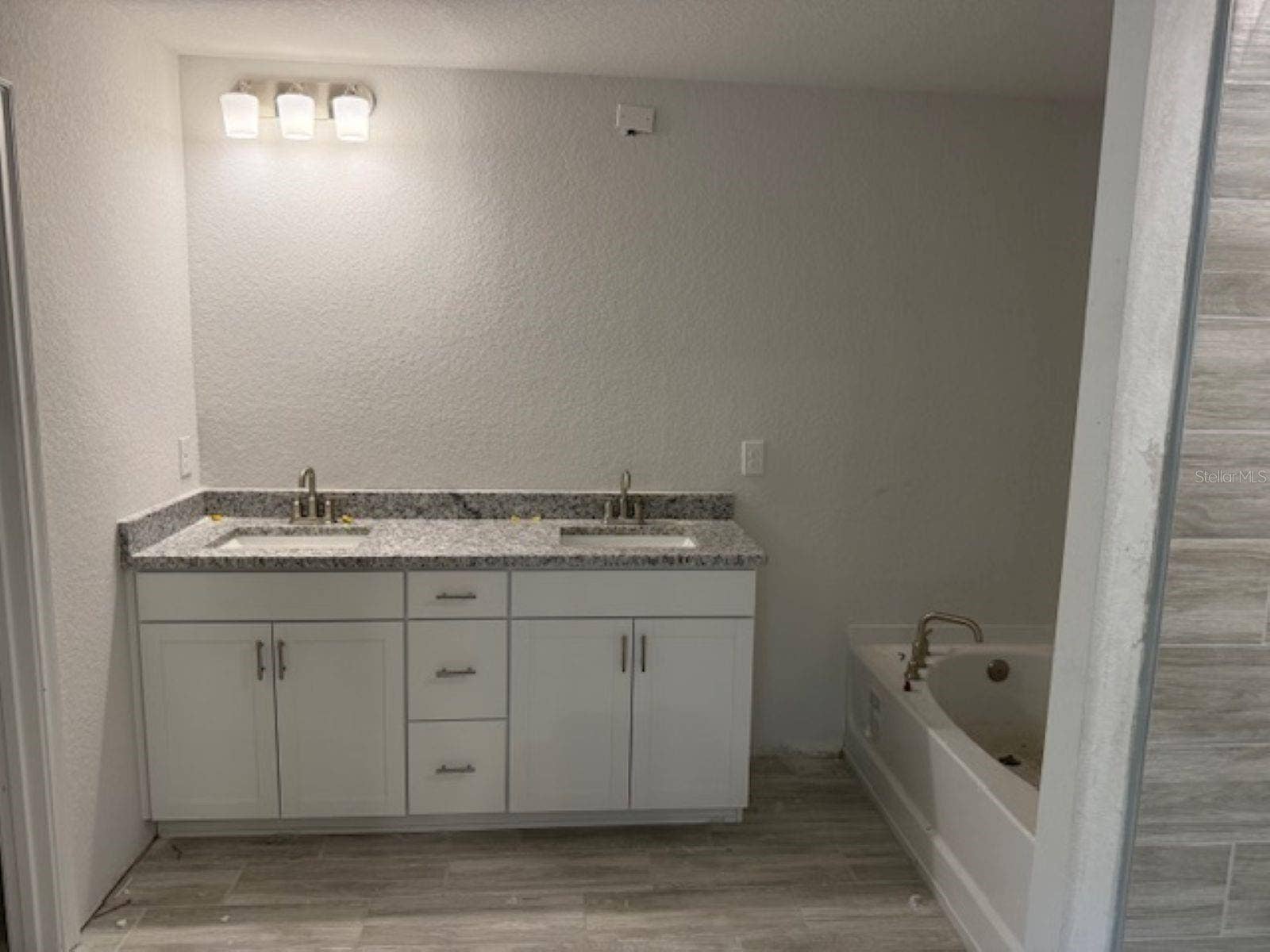 Similar home with same floor plan. Colors and options may vary.