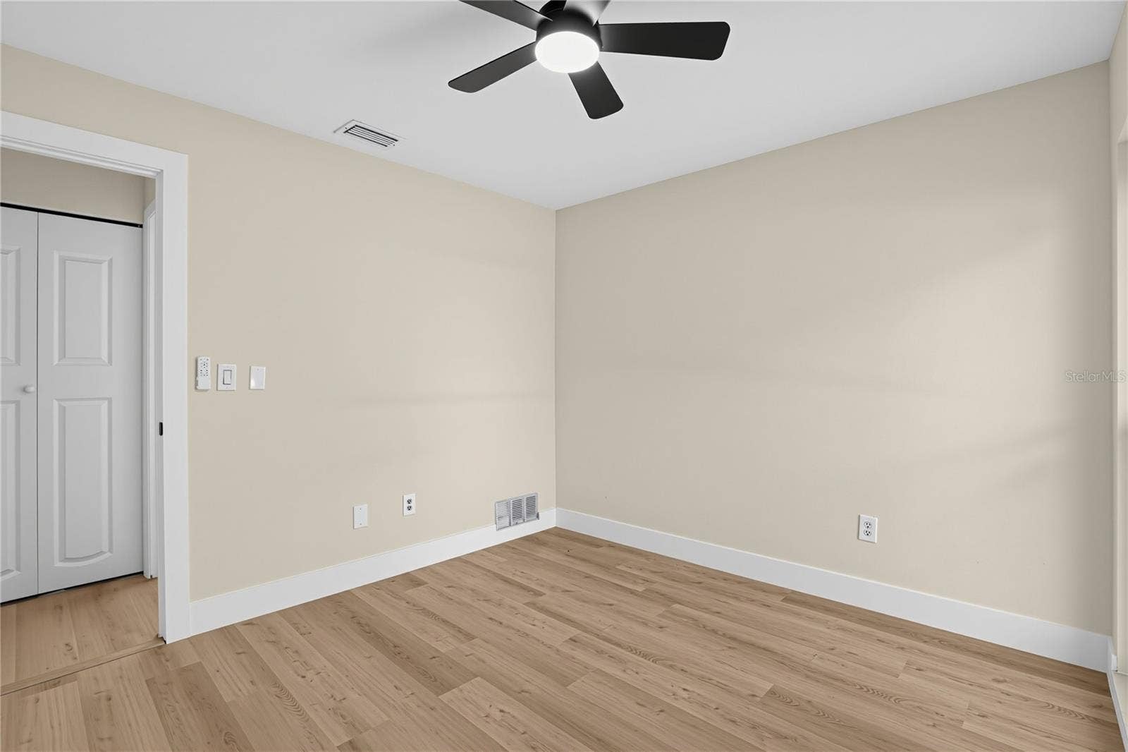 2612 51ST AVENUE W, Bradenton, FL 34207 2612 51ST AVENUE W, Bradenton, FL 34207