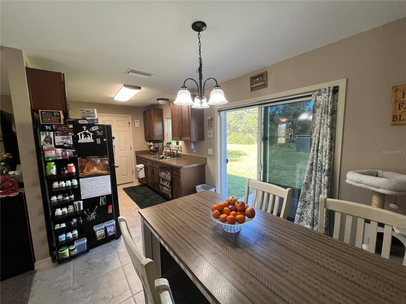115 MALAUKA RADIAL, Ocklawaha, FL 32179 Dinning Room-Kitchen