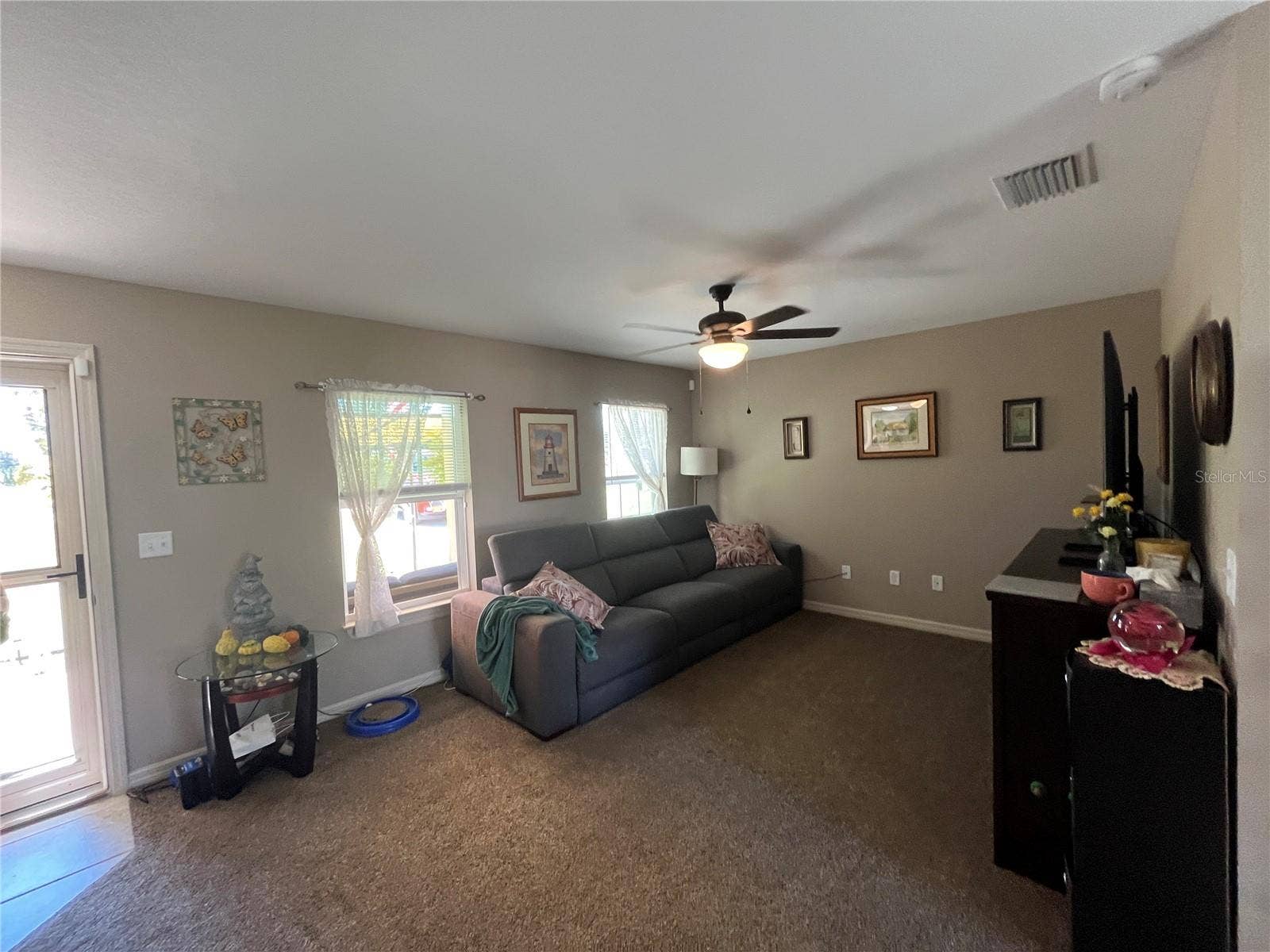 115 MALAUKA RADIAL, Ocklawaha, FL 32179 Family Room