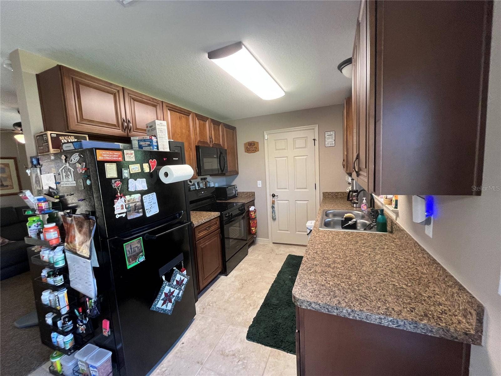 115 MALAUKA RADIAL, Ocklawaha, FL 32179 Kitchen