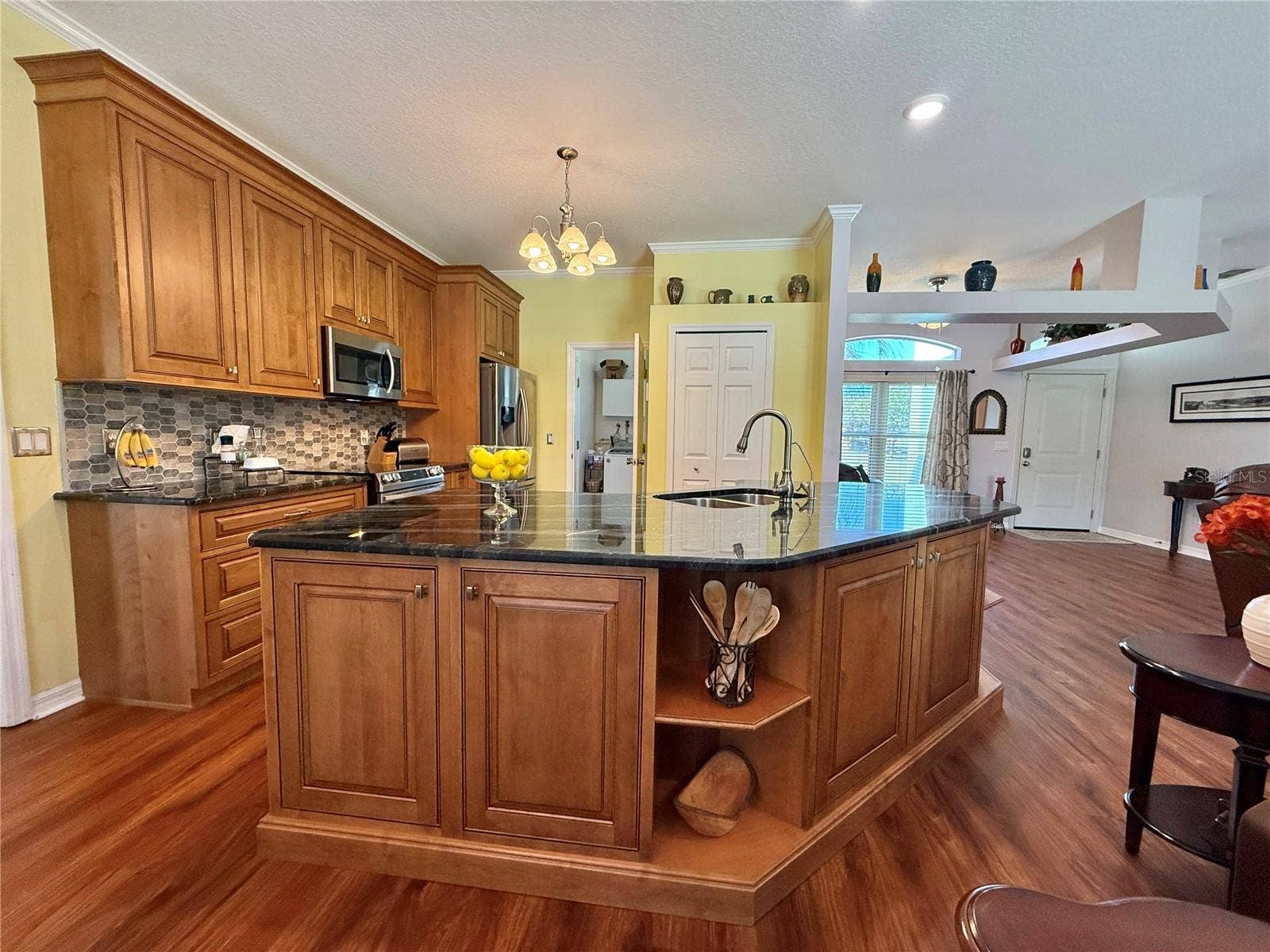 10565 SW 38TH AVENUE, Ocala, FL 34476 Kitchen Island- Granit counters