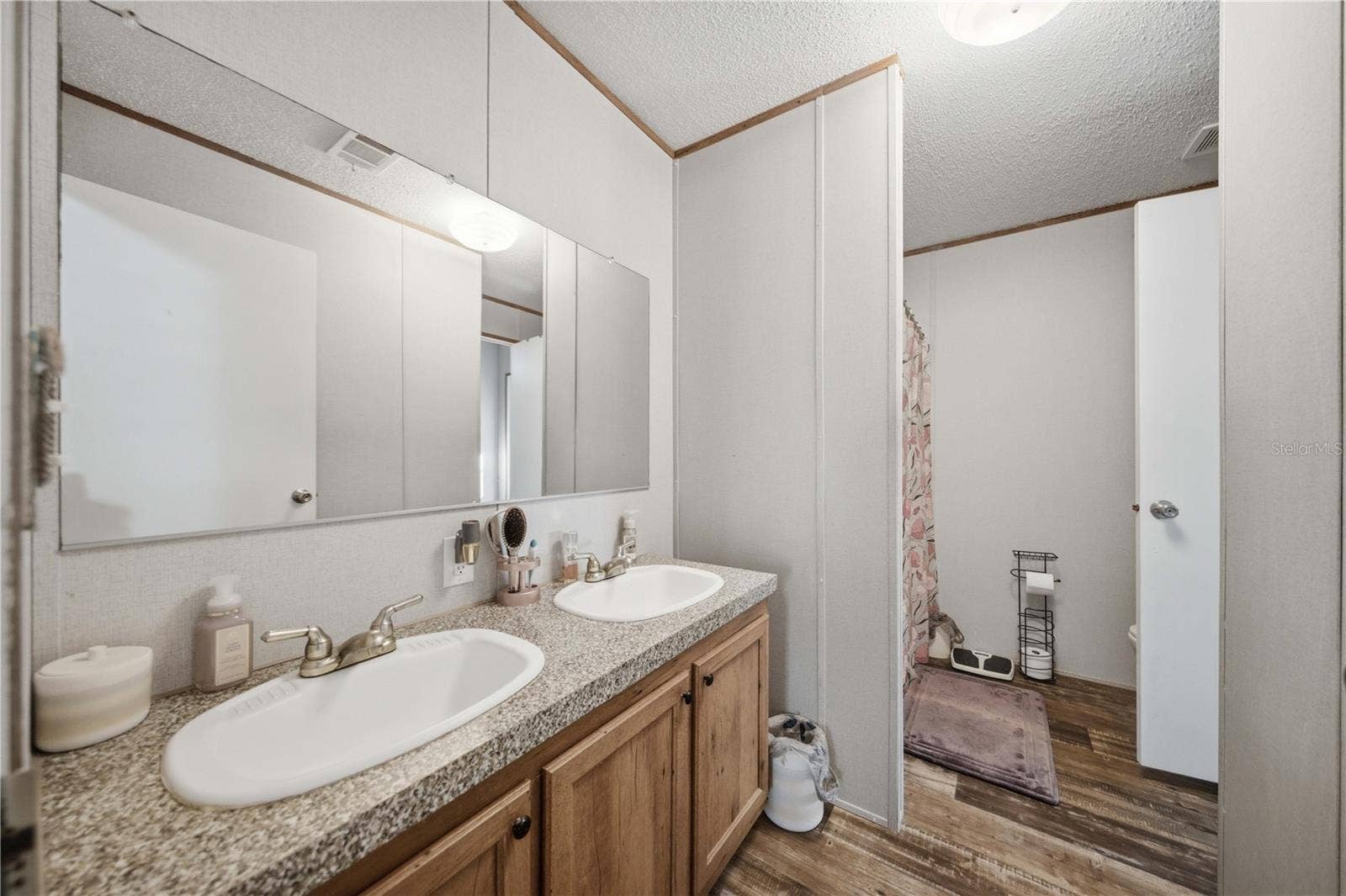 9921 SE 160TH AVENUE, Ocklawaha, FL 32179 GUEST BATHROOM