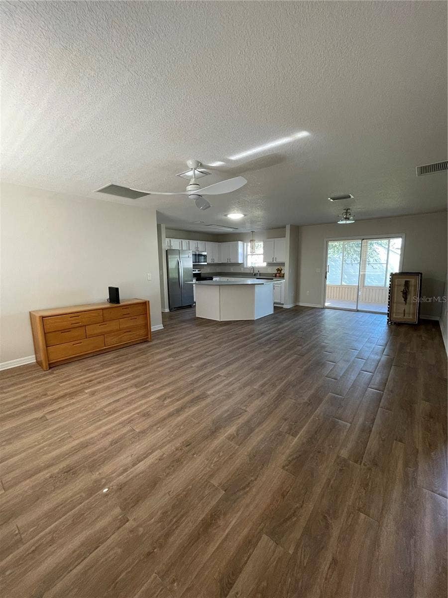 1657 LATTA COURT, The Villages, FL 32162 Livingroom