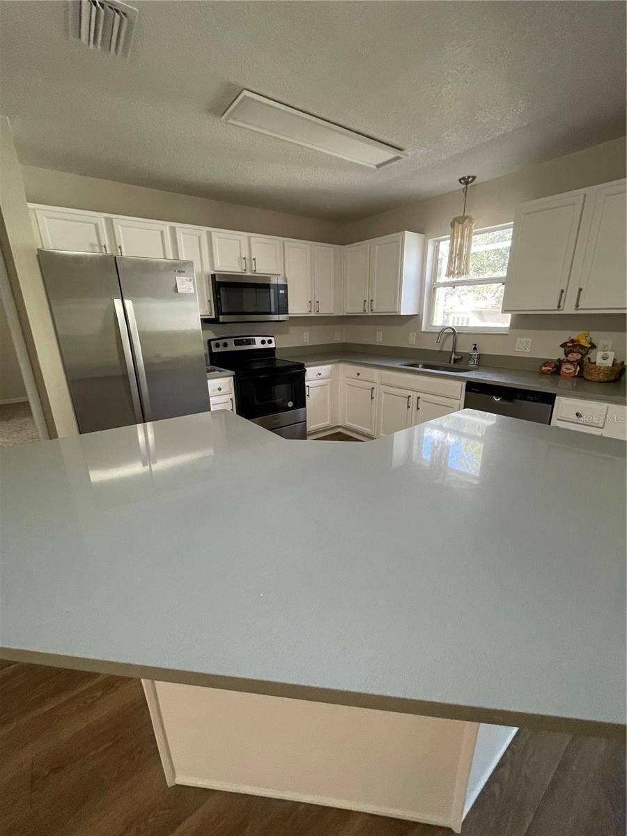 1657 LATTA COURT, The Villages, FL 32162 1657 LATTA COURT, The Villages, FL 32162
