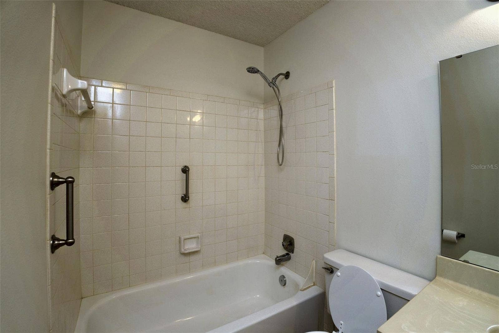 516 SILVER COURSE, #B, Ocala, FL 34472 Hall Bathroom